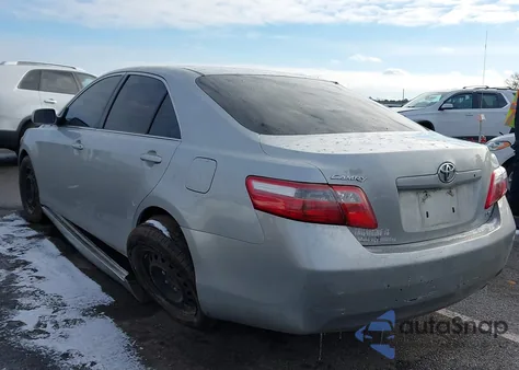 2007 Toyota Camry Le z USA, uszkodzony, nr VIN 4T1BE46K77U106339